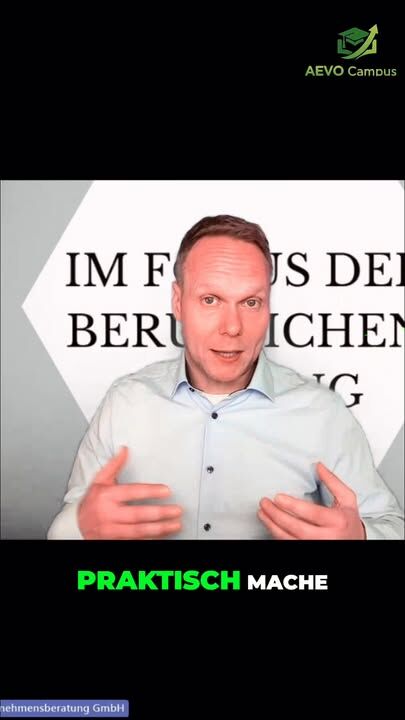 Praxis schlägt Theorie!
Spiel dein Unterweisungskonzept unbedingt vorher einmal durch – nur so merkst du, ob Zeit, Logik und Ablauf wirklich passen. 

Das zeigt den Prüfern: Du hast’s verstanden und reflektiert! ✅

Mehr Tipps im Podcast:
👉 Im Fokus der beruflichen Bildung – AEVO Campus

Kostenloses Info-Webinar zur AEVO-Prüfung:
🗓️ 28.10.2025 – 09:00 Uhr
🔗 https://lmy.de/PMGgB

🌐 aevo-campus.de

#AEVO #Ausbilderschein #aevocampus #JensKleinat #AusbilderTipps #Prüfungsvorbereitung #Unterweisung #Fachgespräch #Podcast #Ausbildung2025