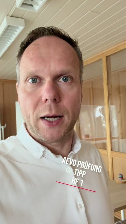 Handlungsfeld 1 – oft unterschätzt, aber prüfungsrelevant!

Viele sind hier unsicher, gerade bei Themen wie Kammern, Ausbildungsrahmenplan vs. Rahmenlehrplan.
💡 Mein Tipp: Wiederhole das vor der Prüfung – es lohnt sich!

🎧 Mehr dazu im Podcast „Im Fokus der beruflichen Bildung“
📅 Kostenloses Info-Webinar am 28.10. um 09:00 Uhr:
👉 https://lmy.de/PMGgB

#AEVO #Ausbilderschein #Handlungsfeld1 #aevocampus #JensKleinat #AusbilderTipps #Prüfungsvorbereitung #Fachgespräch #Ausbildung2025